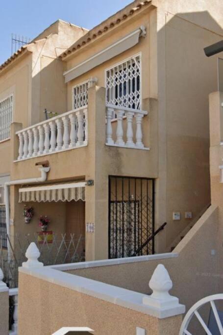 Bungalow Avec Piscine Torrevieja Kültér fotó