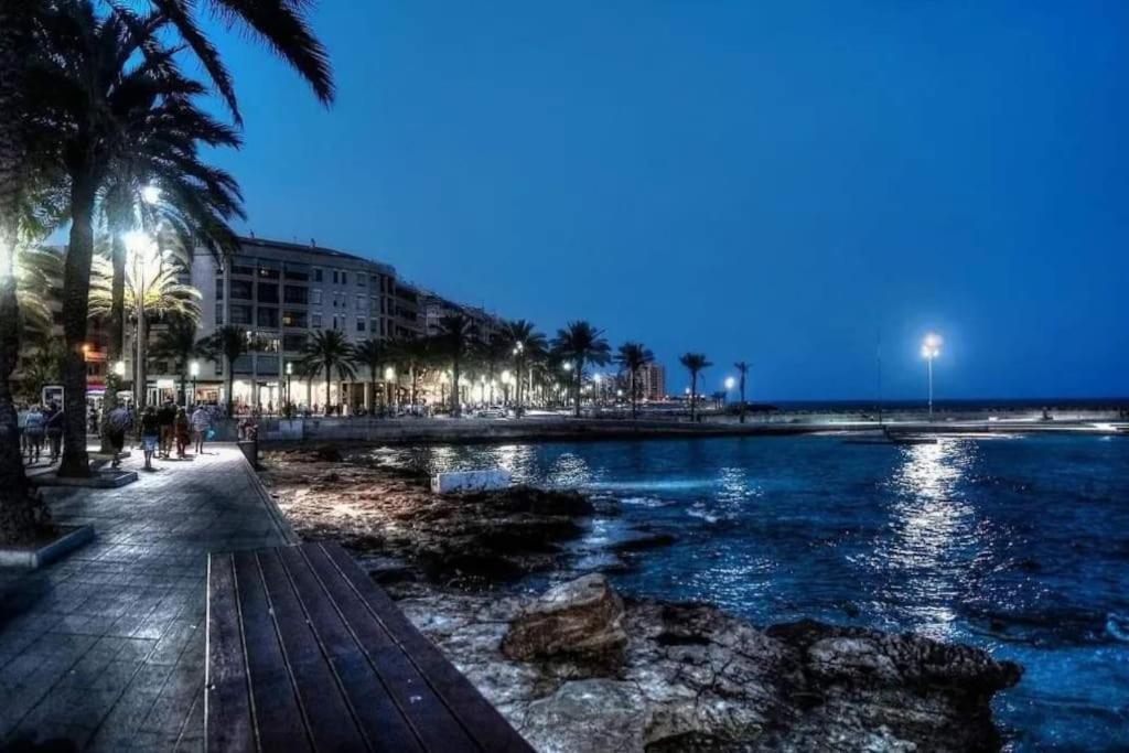Bungalow Avec Piscine Torrevieja Kültér fotó